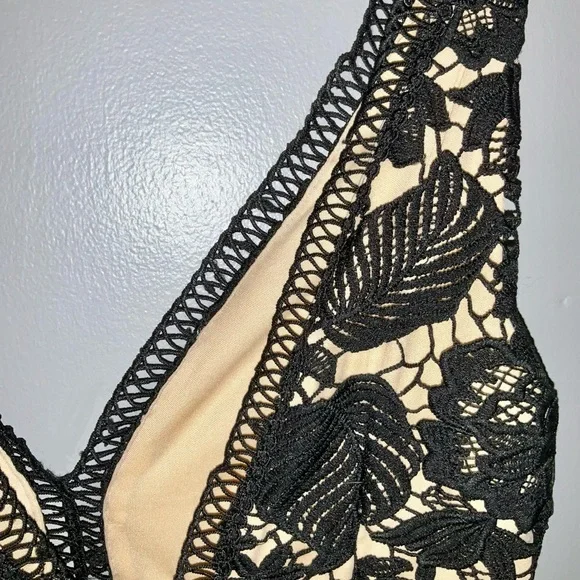 Romeo Juliet Couture Black Double V Lace Midi Dress [ SZ med ] - Picture 7 of 16